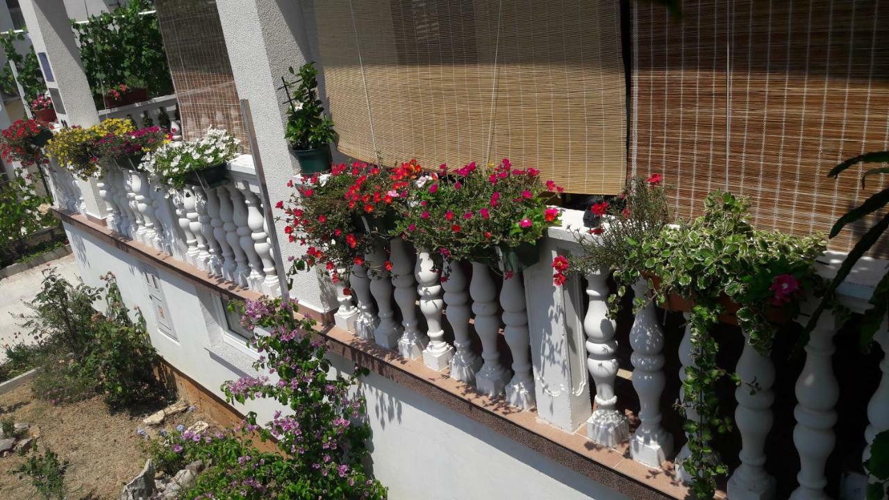 Apartment Ana Gornji Karin Dış mekan fotoğraf
